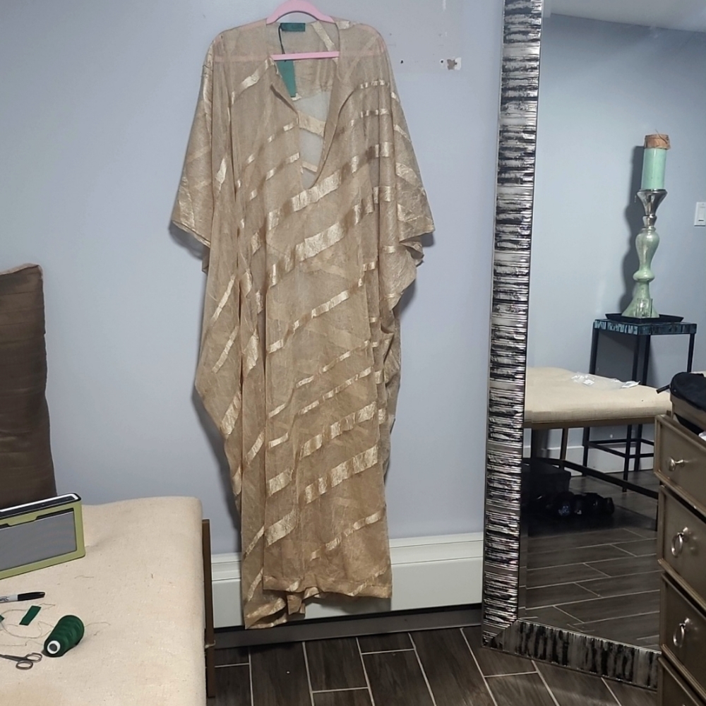 Gorgegous Custom Gold, Floor Lenght Kaftan. Perfect for this summer beach party
